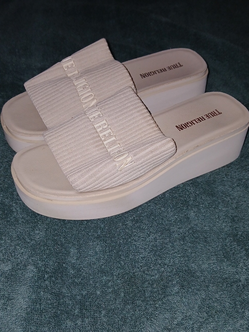 Womens True Religion Jann Cream Platform Ribbed Knit Slide Sandals Sz: 7.5